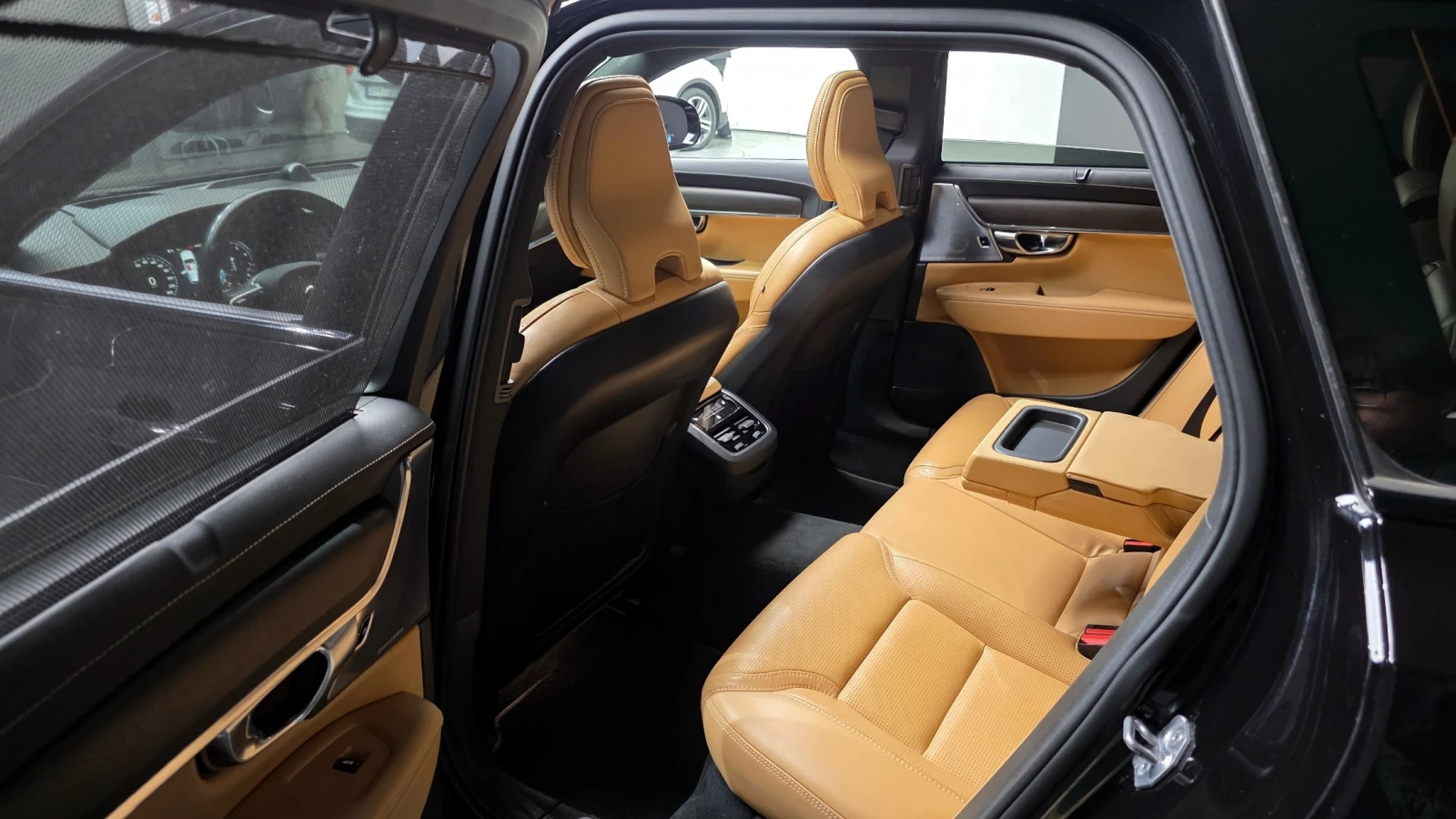 Volvo V90 2.0 2.0 AWD, снимка 8 - Автомобили и джипове - 55121950