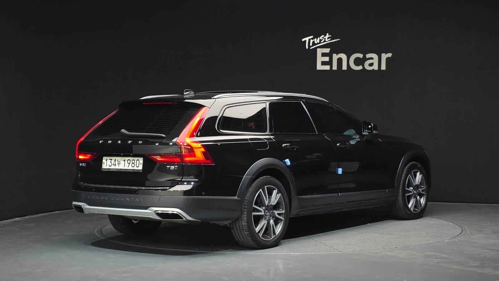 Volvo V90 2.0 2.0 AWD, снимка 2 - Автомобили и джипове - 55121950