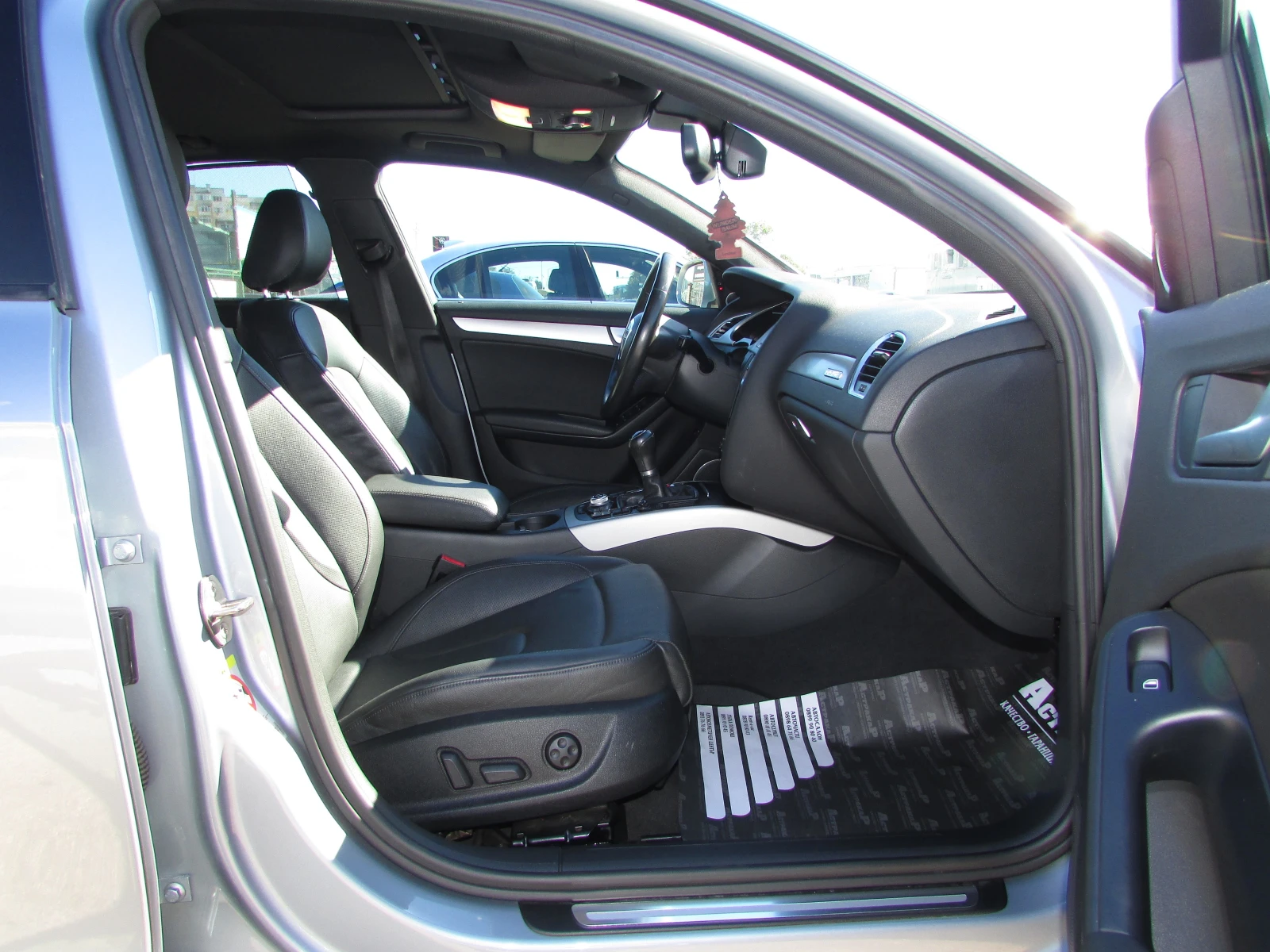 Audi A4 2.0TFSI УНИКАТ, снимка 10 - Автомобили и джипове - 55504183