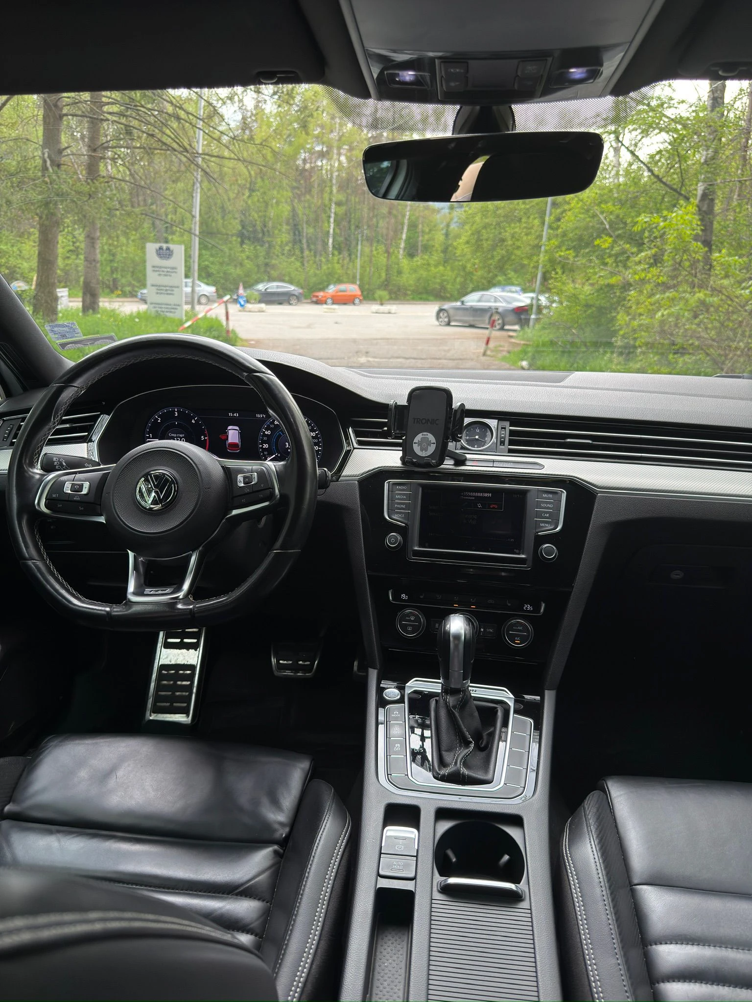 VW Passat R-Line 2.0d DSG, снимка 11 - Автомобили и джипове - 55615518