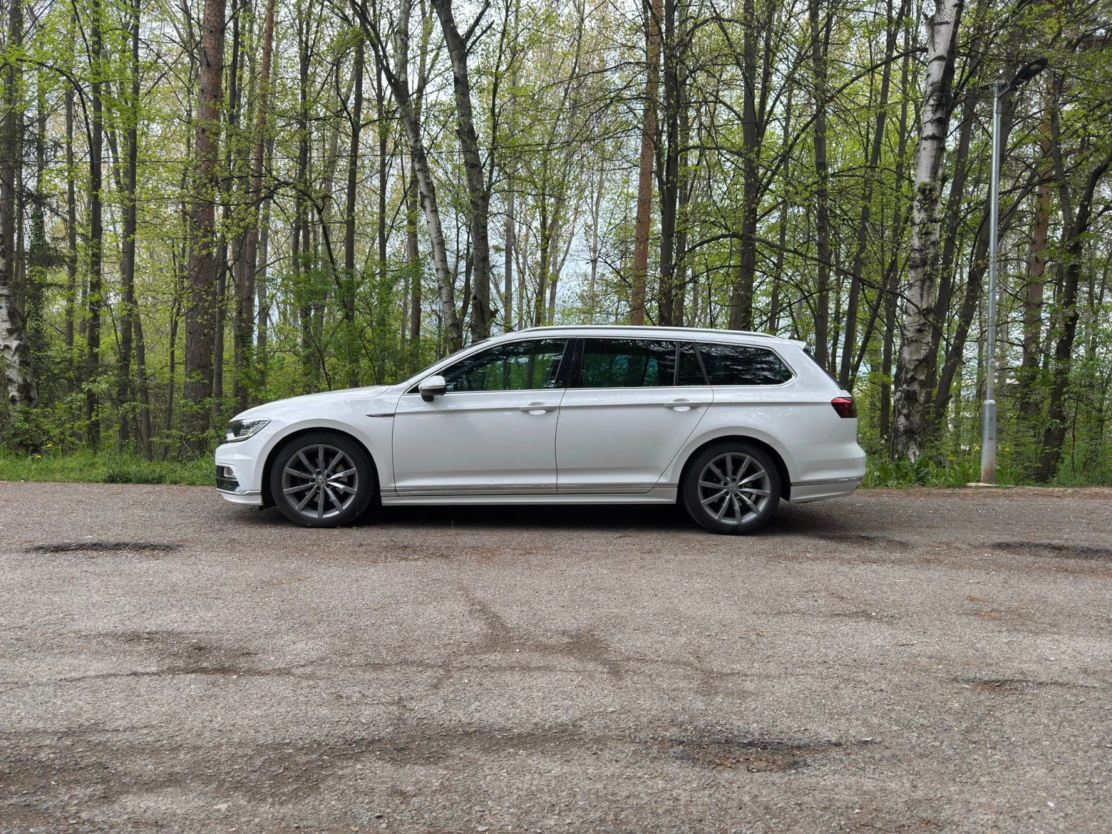 VW Passat R-Line 2.0d DSG, снимка 16 - Автомобили и джипове - 55615518