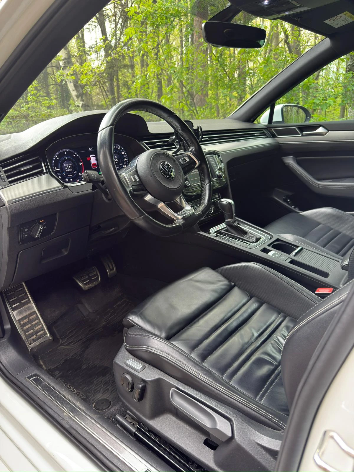 VW Passat R-Line 2.0d DSG, снимка 7 - Автомобили и джипове - 55615518