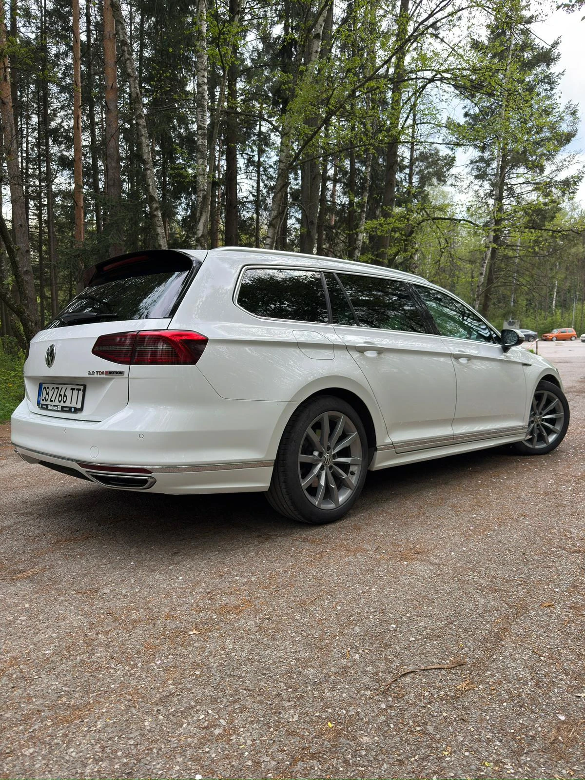 VW Passat R-Line 2.0d DSG, снимка 3 - Автомобили и джипове - 55615518