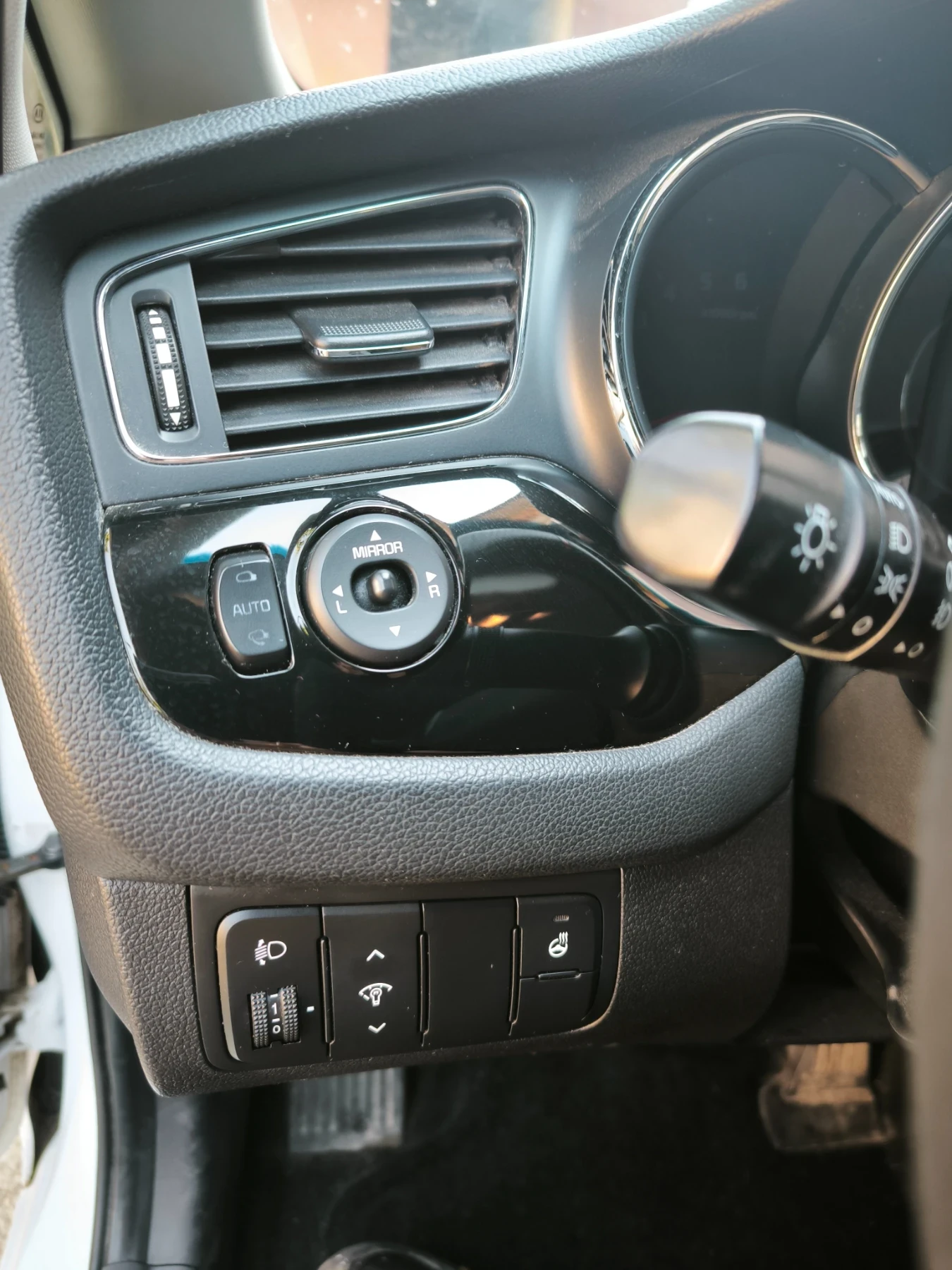 Kia Ceed 1.6 crdi, снимка 8 - Автомобили и джипове - 55955105