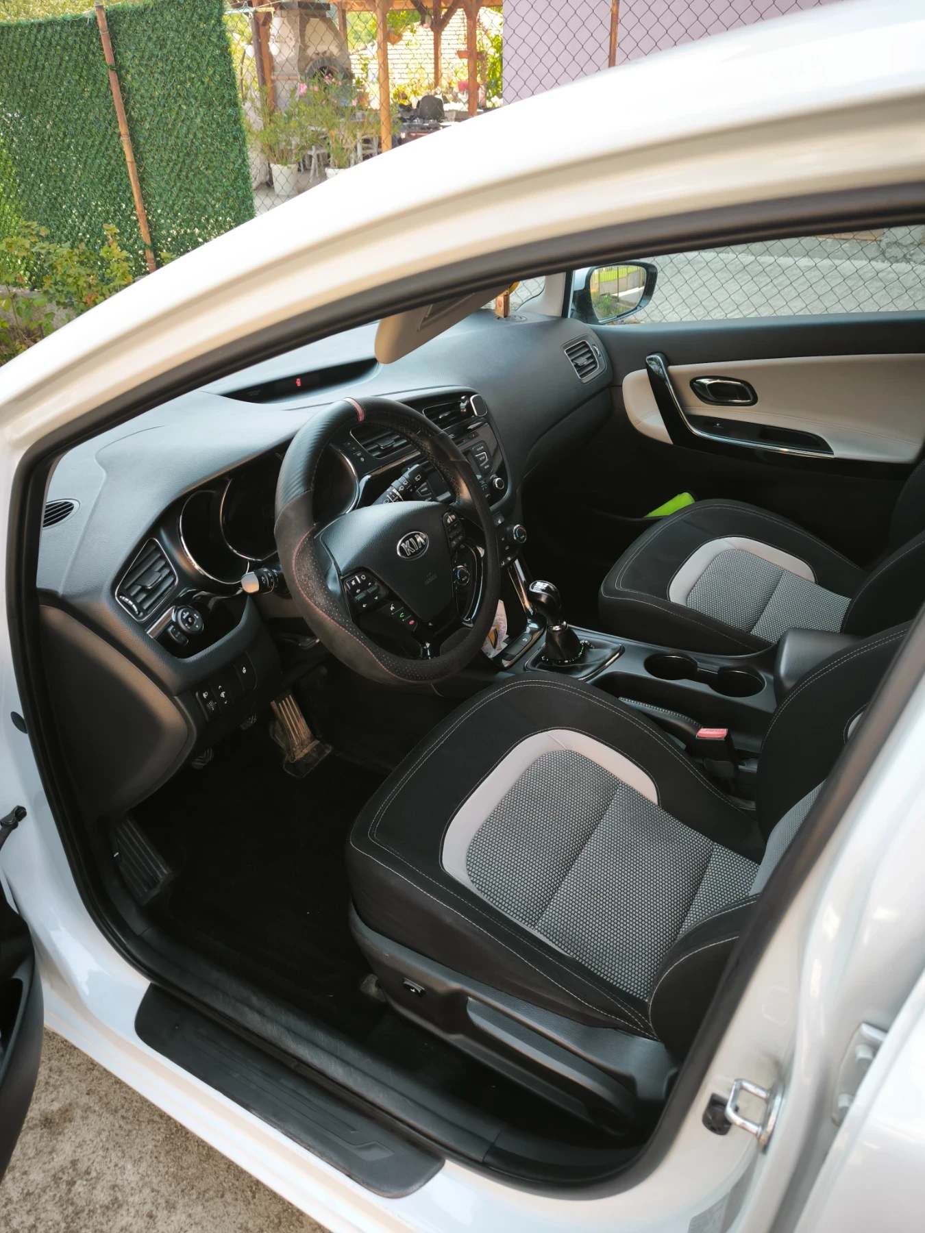 Kia Ceed 1.6 crdi, снимка 5 - Автомобили и джипове - 55955105