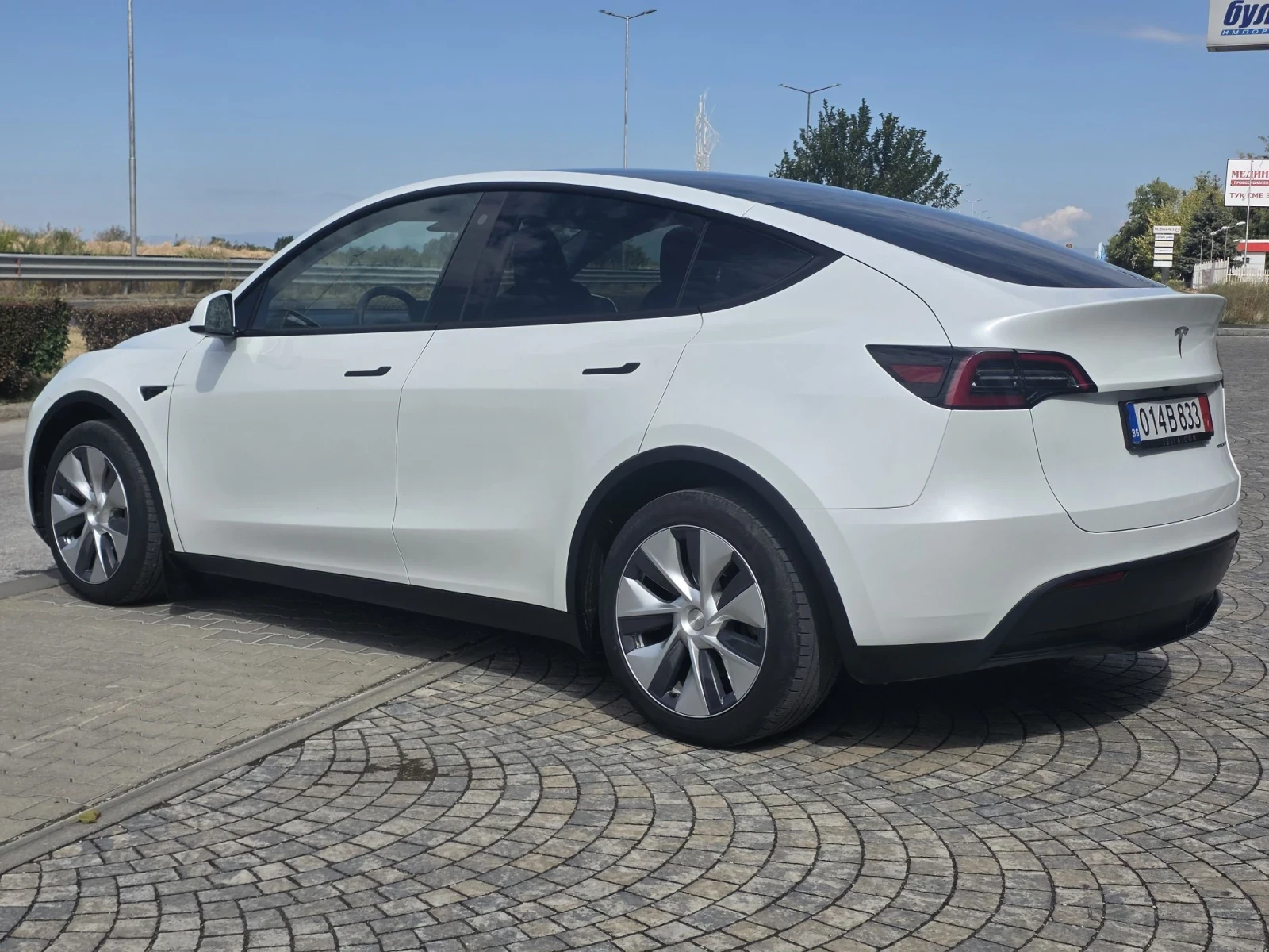 Tesla Model Y LONG RANGE/ DUAL MOTOR/ GERMANY/ НАЛИЧНА , снимка 3 - Автомобили и джипове - 56126135