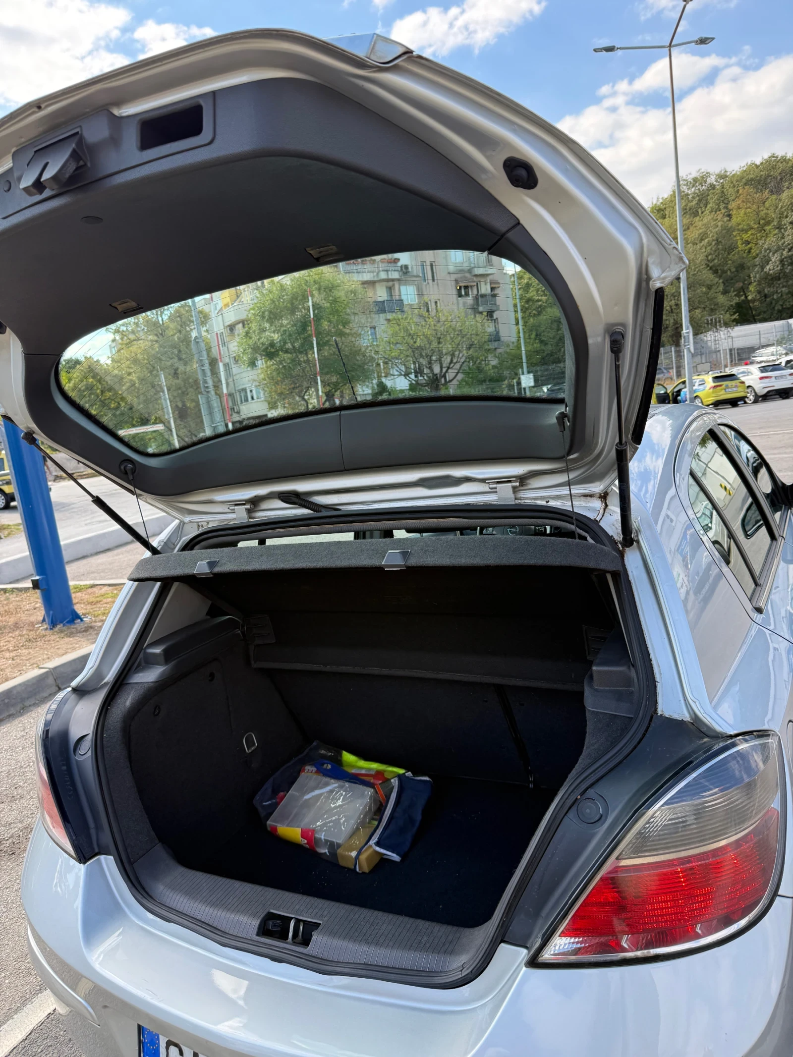 Opel Astra, снимка 8 - Автомобили и джипове - 56256612