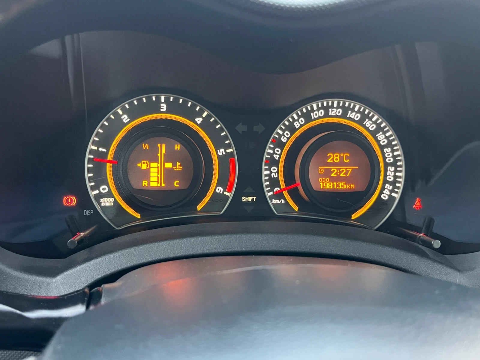 Toyota Auris 1.4 D4D, снимка 9 - Автомобили и джипове - 56364933