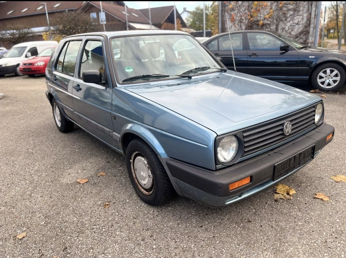 VW Golf 1.6i, снимка 2 - Автомобили и джипове - 56532525