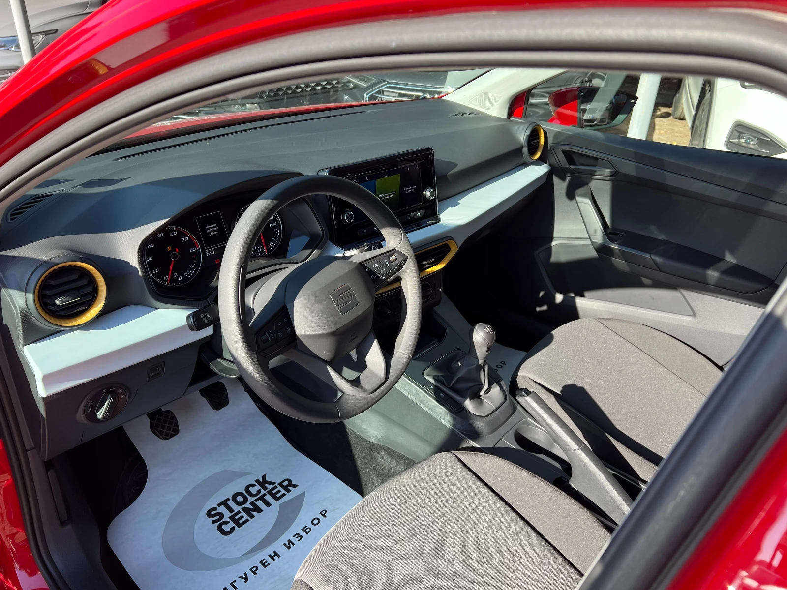 Seat Ibiza TSI 95 к.с., снимка 11 - Автомобили и джипове - 56592405