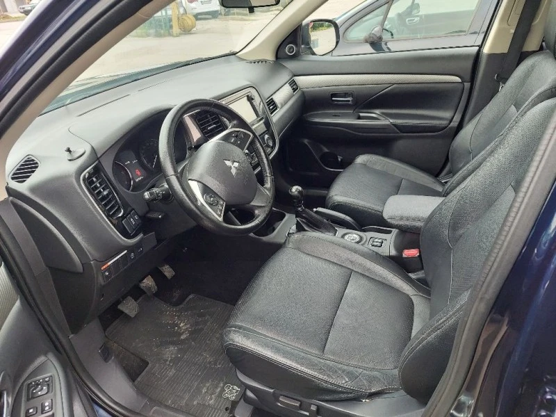 Mitsubishi Outlander 2.2di-d 4wd, снимка 8 - Автомобили и джипове - 40752320