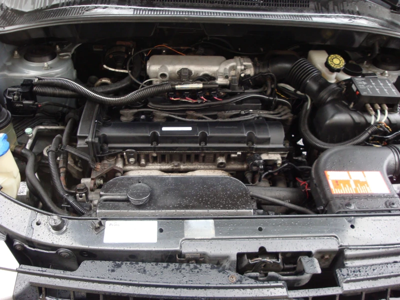 Kia Sportage 2.0ГАЗ-БЕНЗИН, снимка 13 - Автомобили и джипове - 52034945