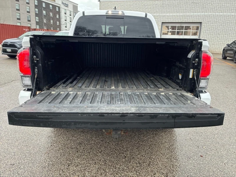 Toyota Tacoma * TRD * CARFAX * БЕЗ ПЪРВОНАЧАЛНА ВНОСКА, снимка 14 - Автомобили и джипове - 53089605