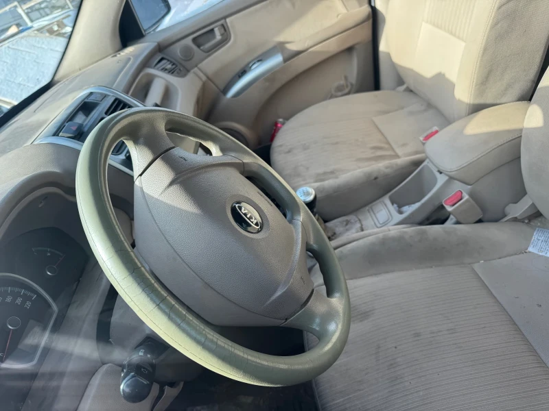 Kia Sportage 2.0 DIZEL Проблем Гарнитура на главата, снимка 7 - Автомобили и джипове - 53139885