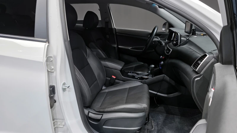 Hyundai Tucson 2.0CRDI/4x4/FACE/15000 KM, снимка 8 - Автомобили и джипове - 53431401