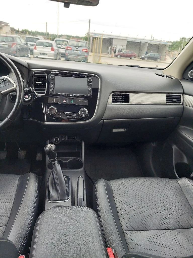 Mitsubishi Outlander 2.2di-d 4wd, снимка 13 - Автомобили и джипове - 40752320