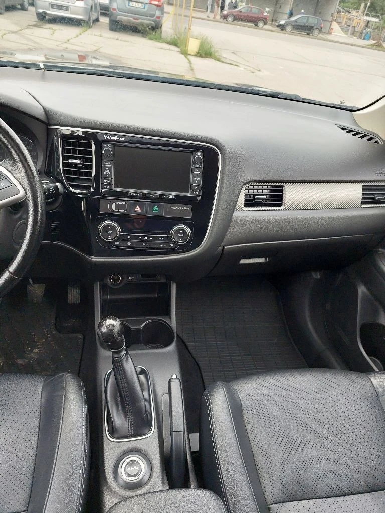 Mitsubishi Outlander 2.2di-d 4wd, снимка 9 - Автомобили и джипове - 40752320