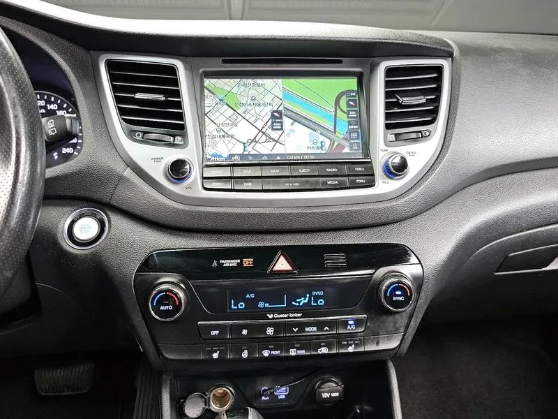 Hyundai Tucson DIESEL 1.7 2WD MODERN FEVER, снимка 13 - Автомобили и джипове - 55263636