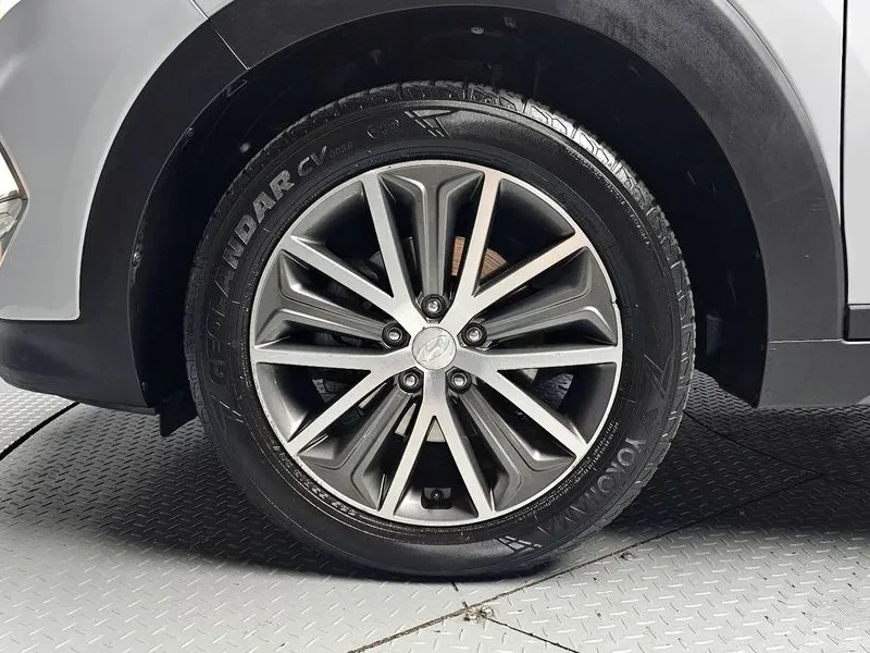 Hyundai Tucson DIESEL 1.7 2WD MODERN FEVER, снимка 5 - Автомобили и джипове - 55263636