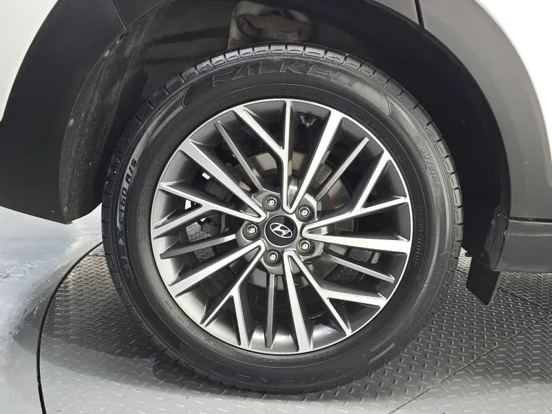 Hyundai Tucson 2.0 2WD PREMIUM, снимка 5 - Автомобили и джипове - 56293129