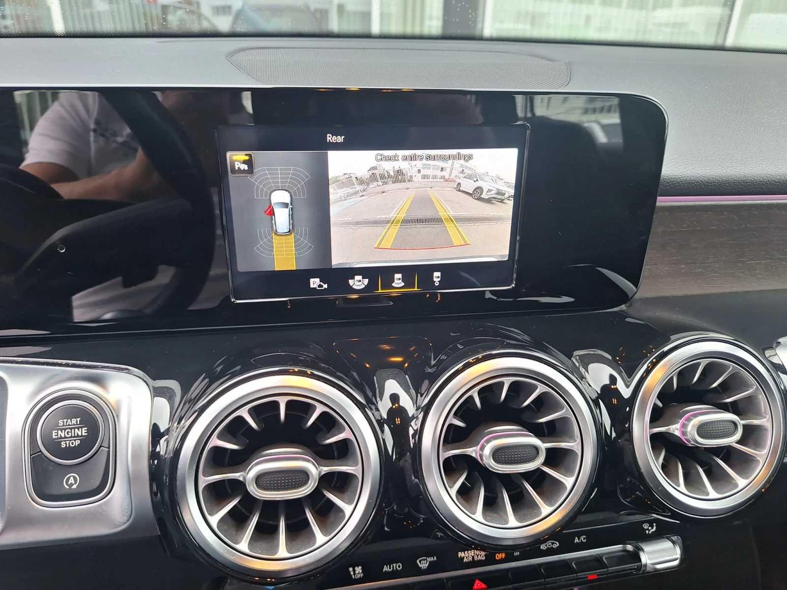 Mercedes-Benz GLB 220d - изображение 8
