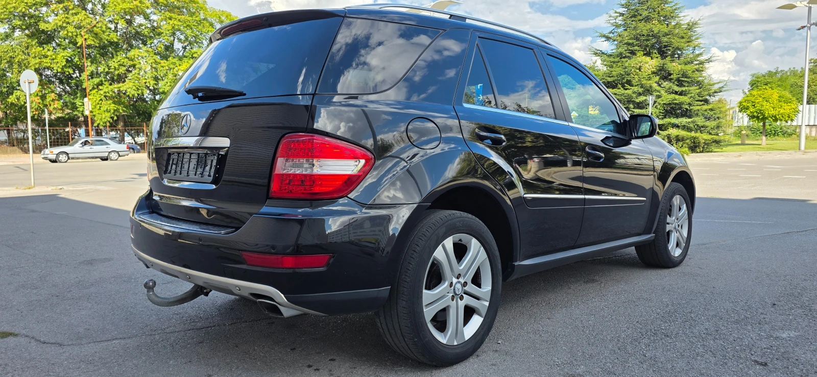 Mercedes-Benz ML 320 * FACELIFT* * SPORT* * AIRMATIC* * ШВЕЙЦАРИЯ* , снимка 4 - Автомобили и джипове - 56191806