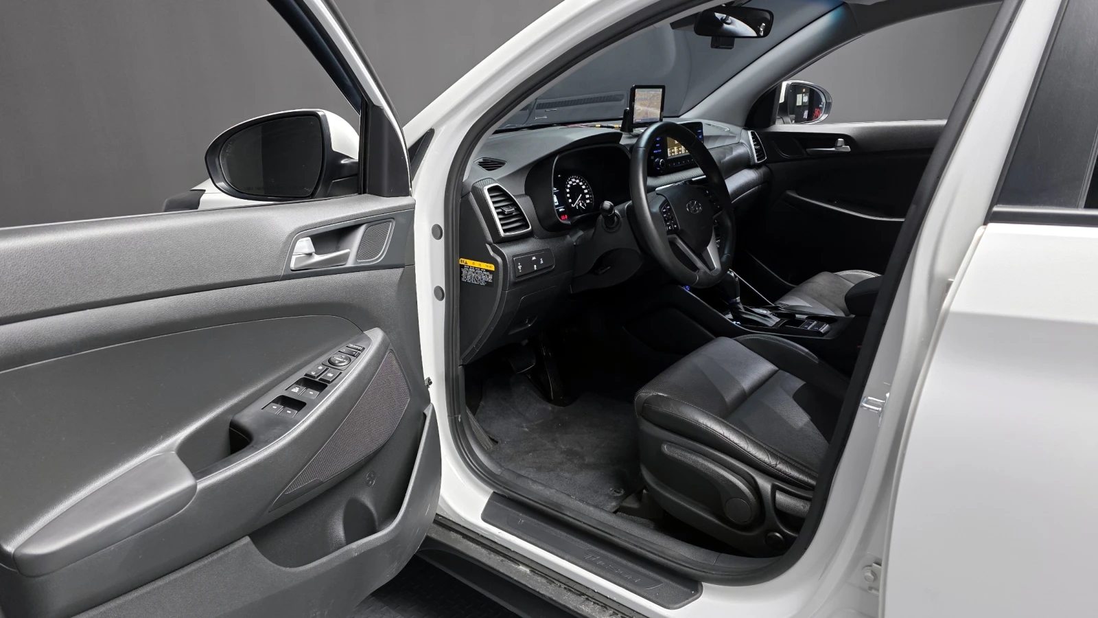 Hyundai Tucson 2.0CRDI/4x4/FACE/15000 KM - изображение 5