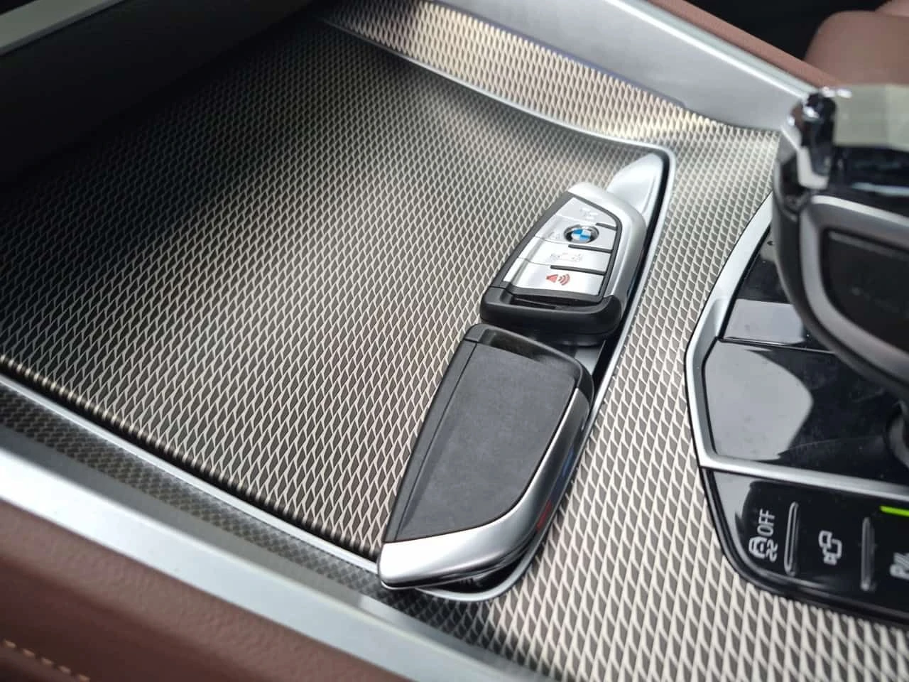 BMW X6 * XDRIVE40I * CARFAX * ���� �� �� | Mobile.bg � ����������� 9