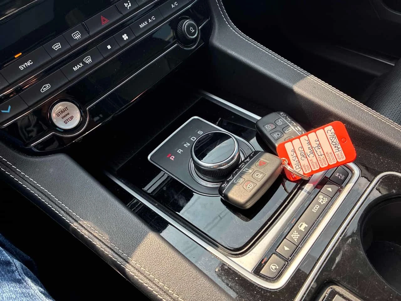 Jaguar F-PACE  S / LED / DISTRONIC / HUD, снимка 16 - Автомобили и джипове - 55554970