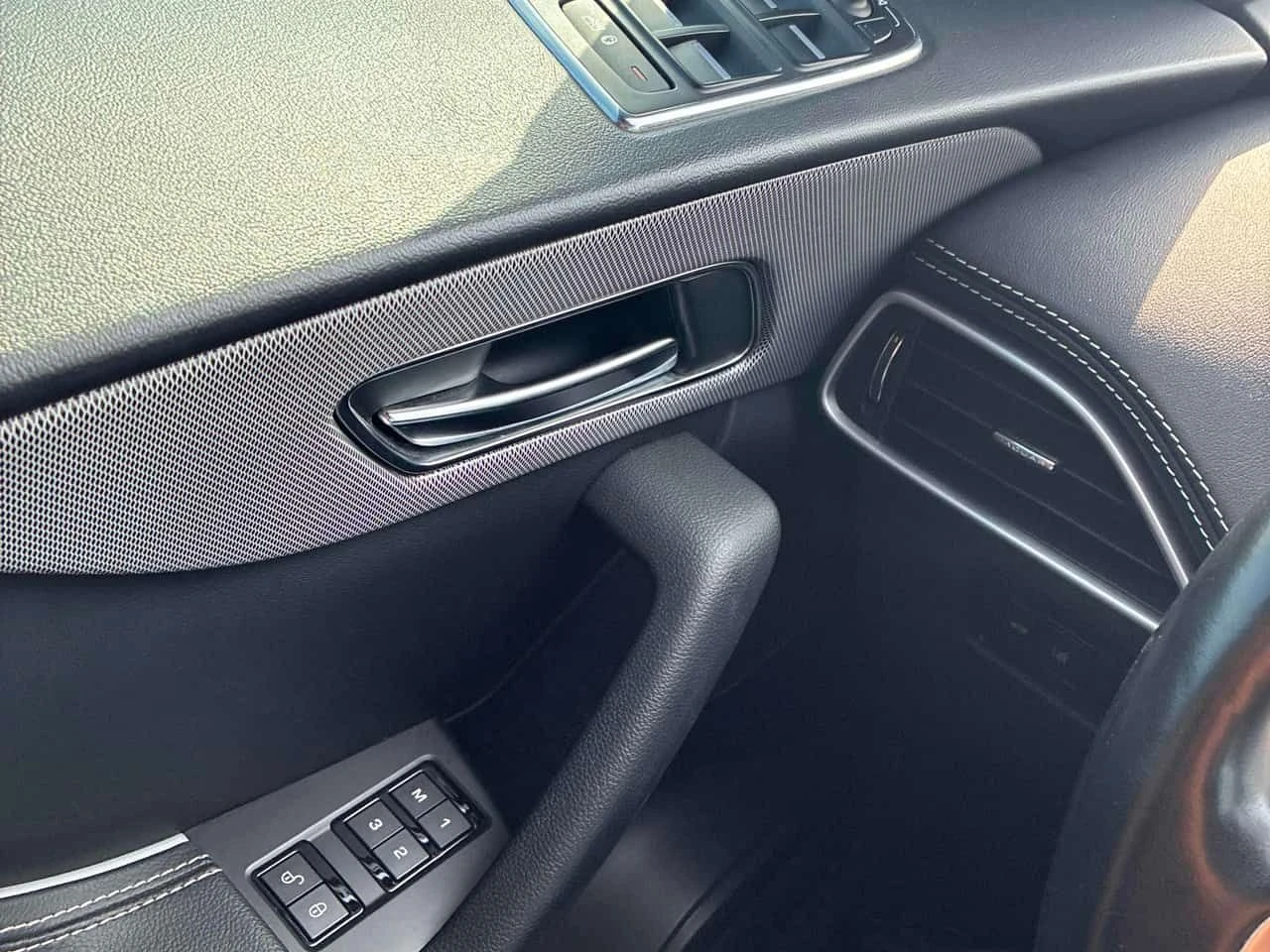 Jaguar F-PACE  S / LED / DISTRONIC / HUD, снимка 14 - Автомобили и джипове - 55554970