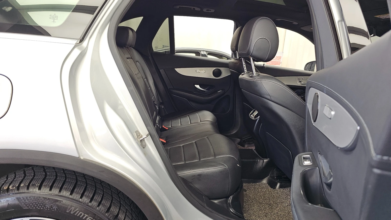 Mercedes-Benz GLC 300 Plug-in Hybrid, снимка 11 - Автомобили и джипове - 56072920