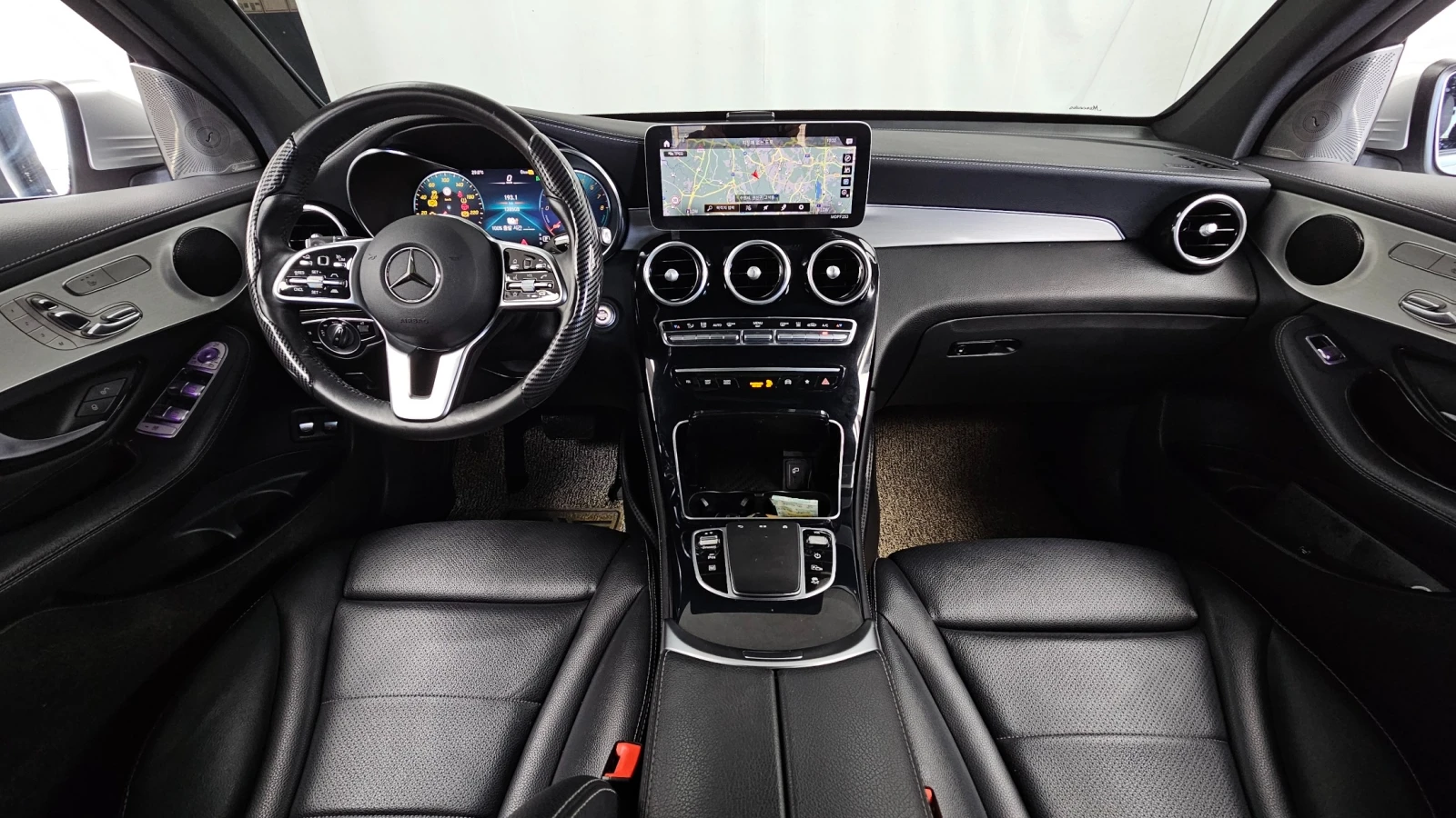 Mercedes-Benz GLC 300 Plug-in Hybrid, снимка 6 - Автомобили и джипове - 56072920