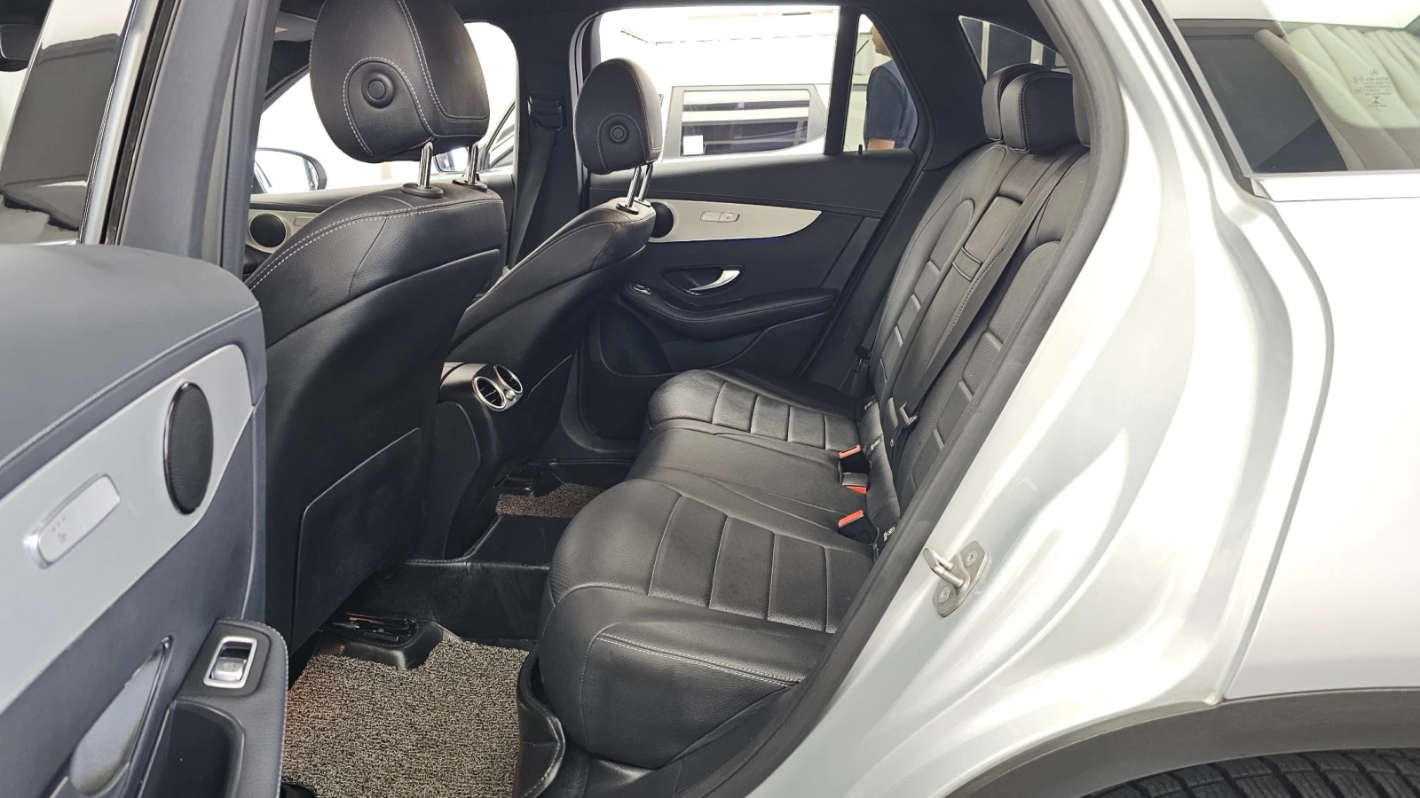 Mercedes-Benz GLC 300 Plug-in Hybrid, снимка 9 - Автомобили и джипове - 56072920