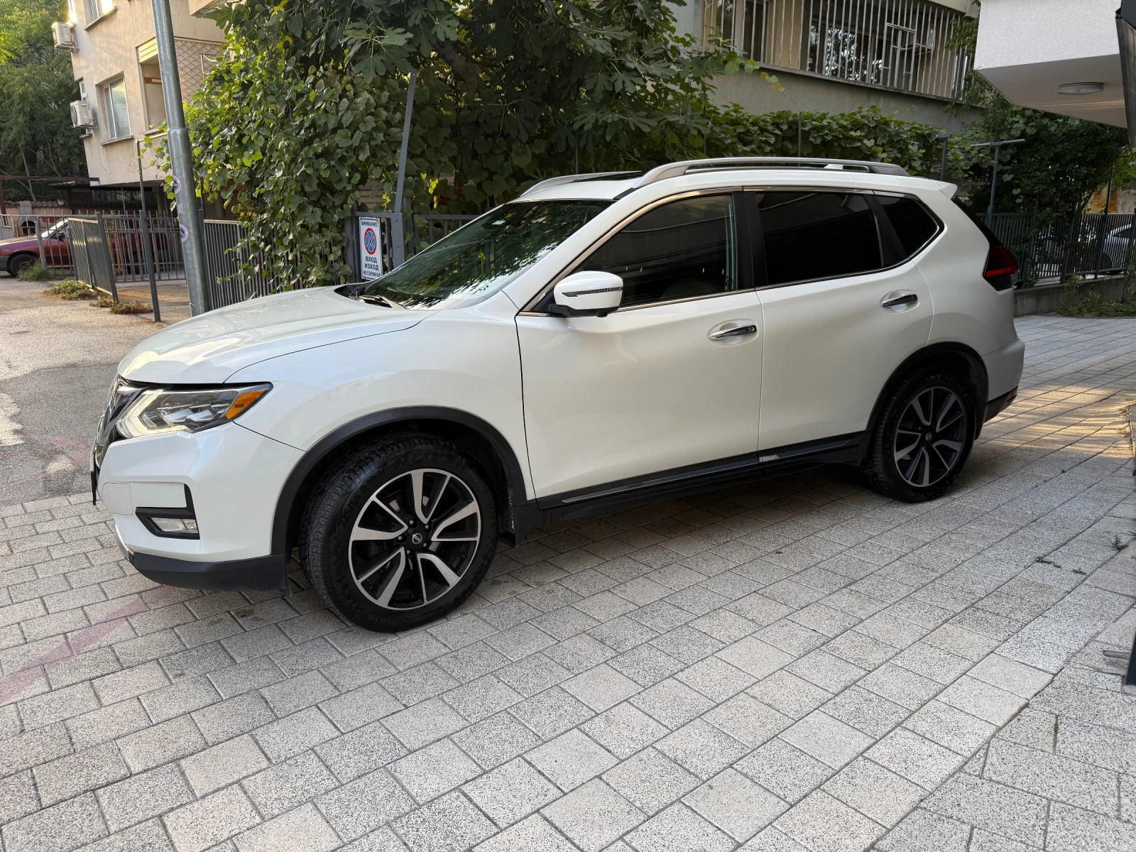 Nissan Rogue SL LPG, снимка 2 - Автомобили и джипове - 56377137