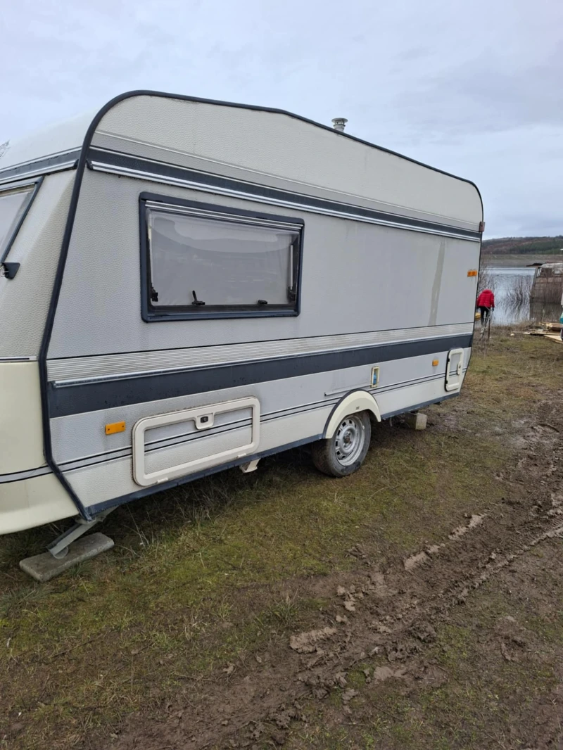 Каравана Hobby 4.20, снимка 2 - Каравани и кемпери - 53285181