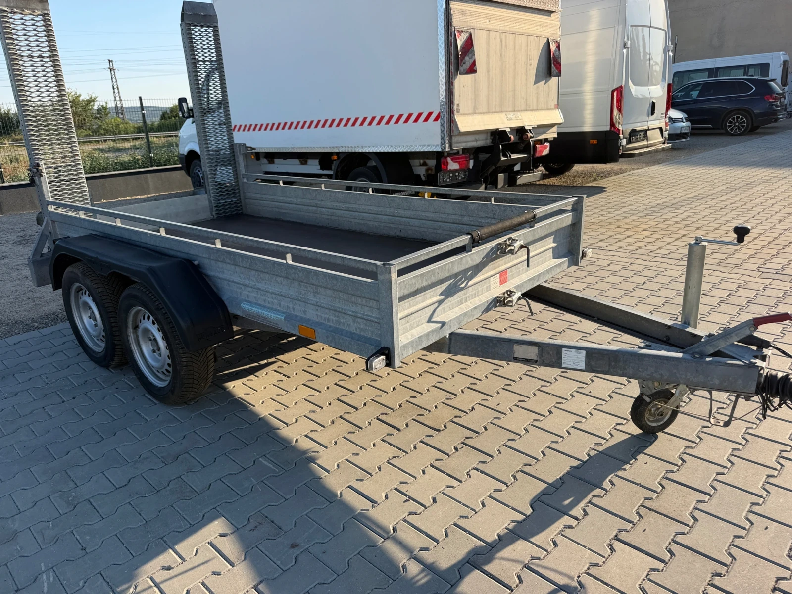 За автомобил Humbaur TK 252915, снимка 2 - Ремаркета - 55531746