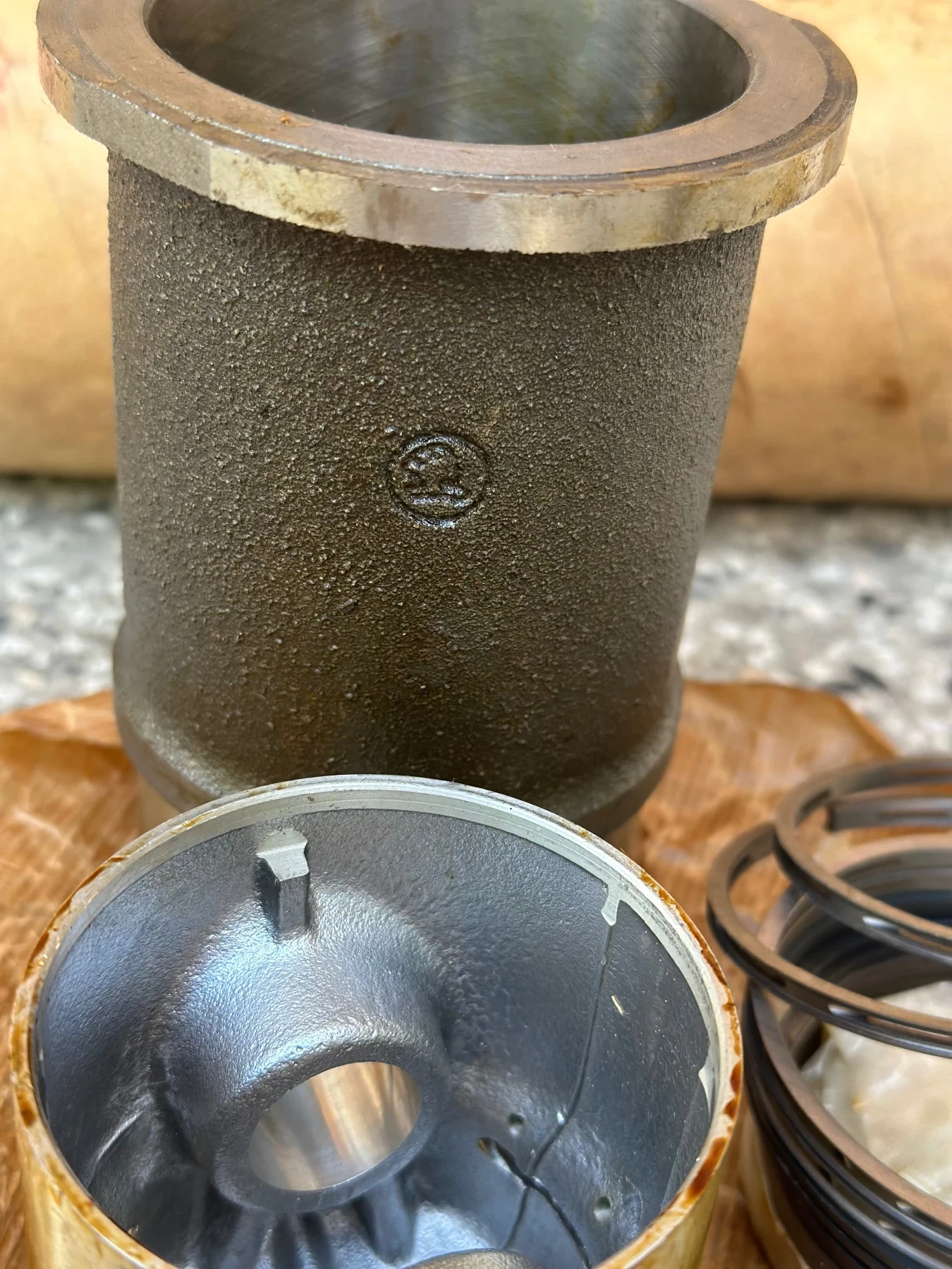     / Pistons complect Skoda s100 | Mobile.bg   6