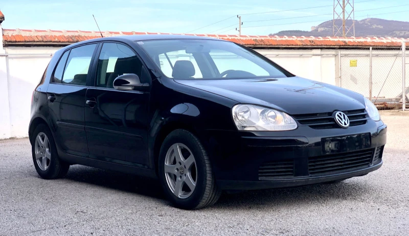 VW Golf ПЕРФЕКТЕН БЕЗ РЪЖДИ , снимка 2 - Автомобили и джипове - 47565771