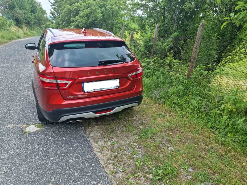 Lada Vesta Cross, снимка 2 - Автомобили и джипове - 47291420