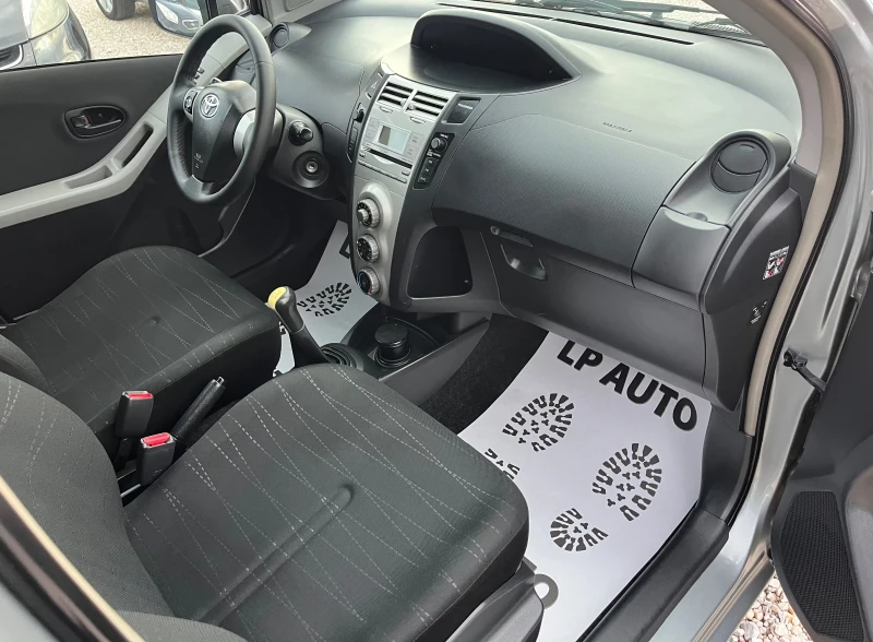 Toyota Yaris 1.3i* 87k.с* , снимка 6 - Автомобили и джипове - 48066019