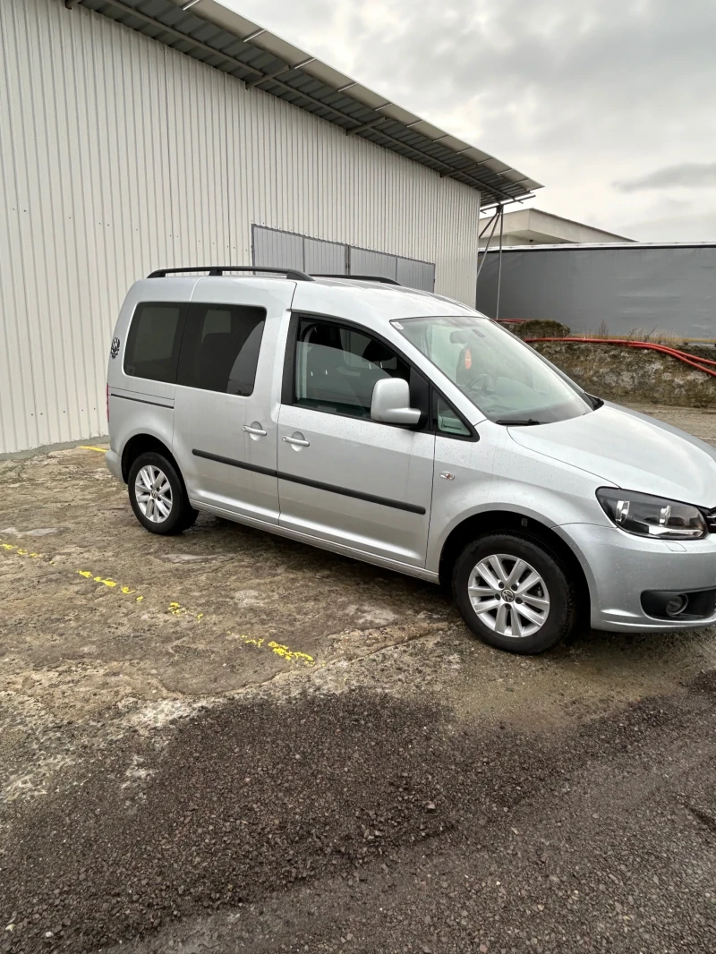 VW Caddy 1.6 дизел, снимка 4 - Автомобили и джипове - 48667852