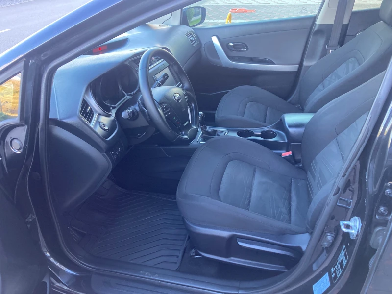 Kia Ceed Automatic , снимка 8 - Автомобили и джипове - 52191501