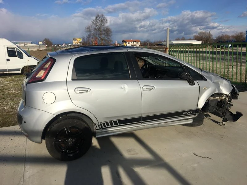 Fiat Punto 1.3 multidjet, снимка 6 - Автомобили и джипове - 35212278