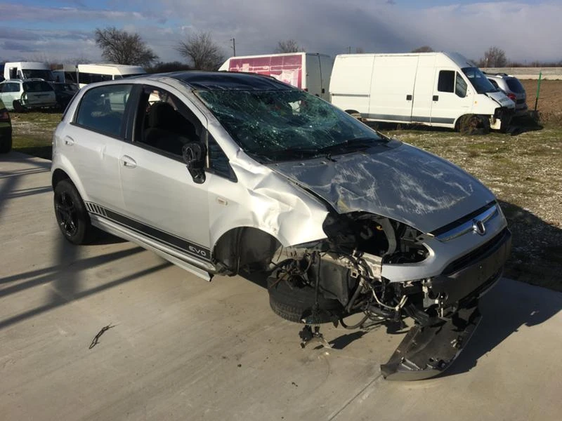 Fiat Punto 1.3 multidjet, снимка 2 - Автомобили и джипове - 35212278