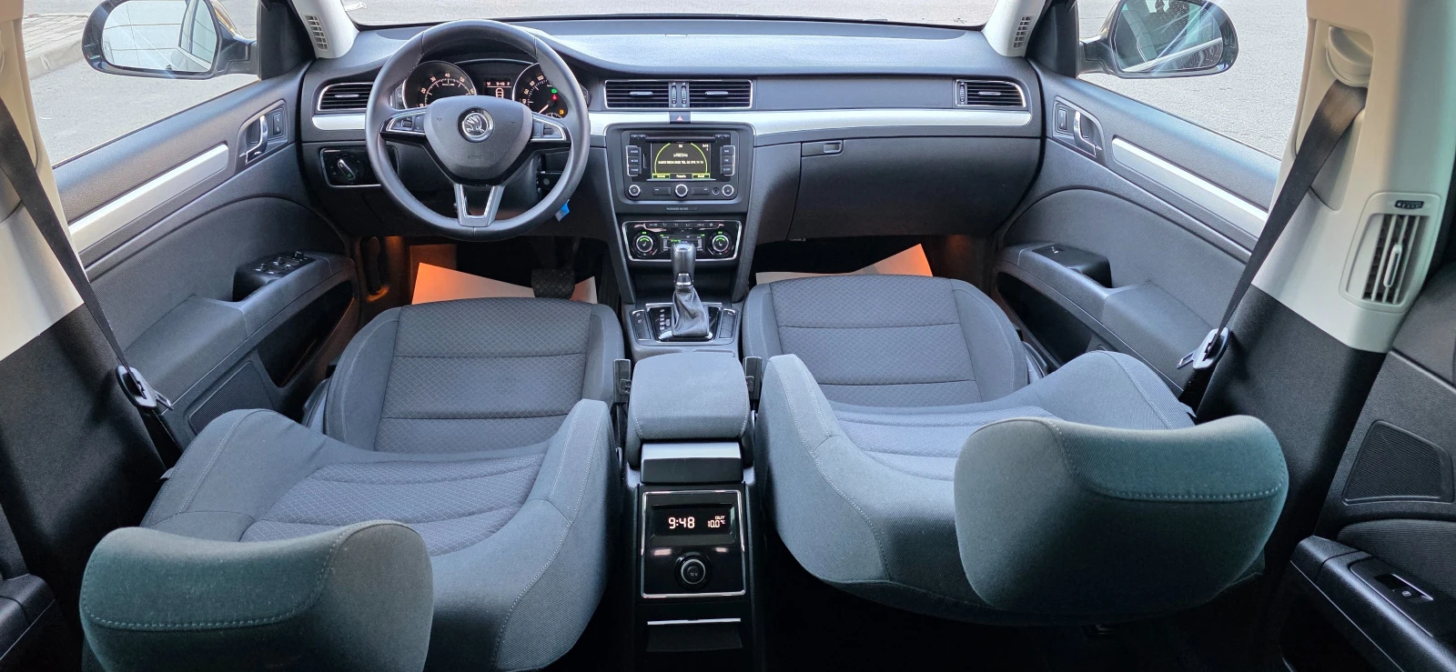 Skoda Superb 1.8 TSI//AVTOMAT//FACELIFT//PANORAMA//, снимка 11 - Автомобили и джипове - 56191816
