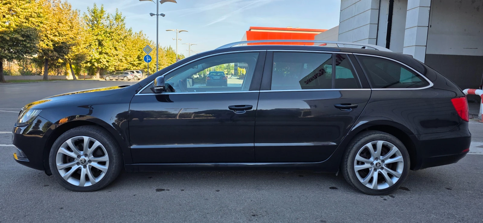 Skoda Superb 1.8 TSI//AVTOMAT//FACELIFT//PANORAMA//, снимка 7 - Автомобили и джипове - 56191816