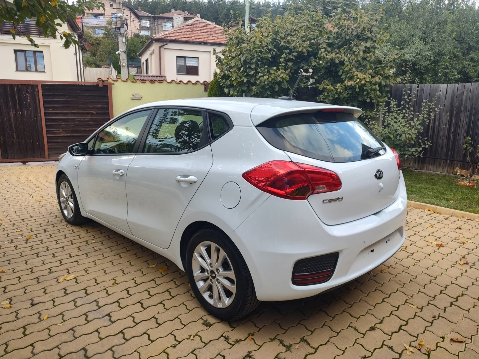 Kia Ceed 1.6CRDI-автоматик - изображение 6