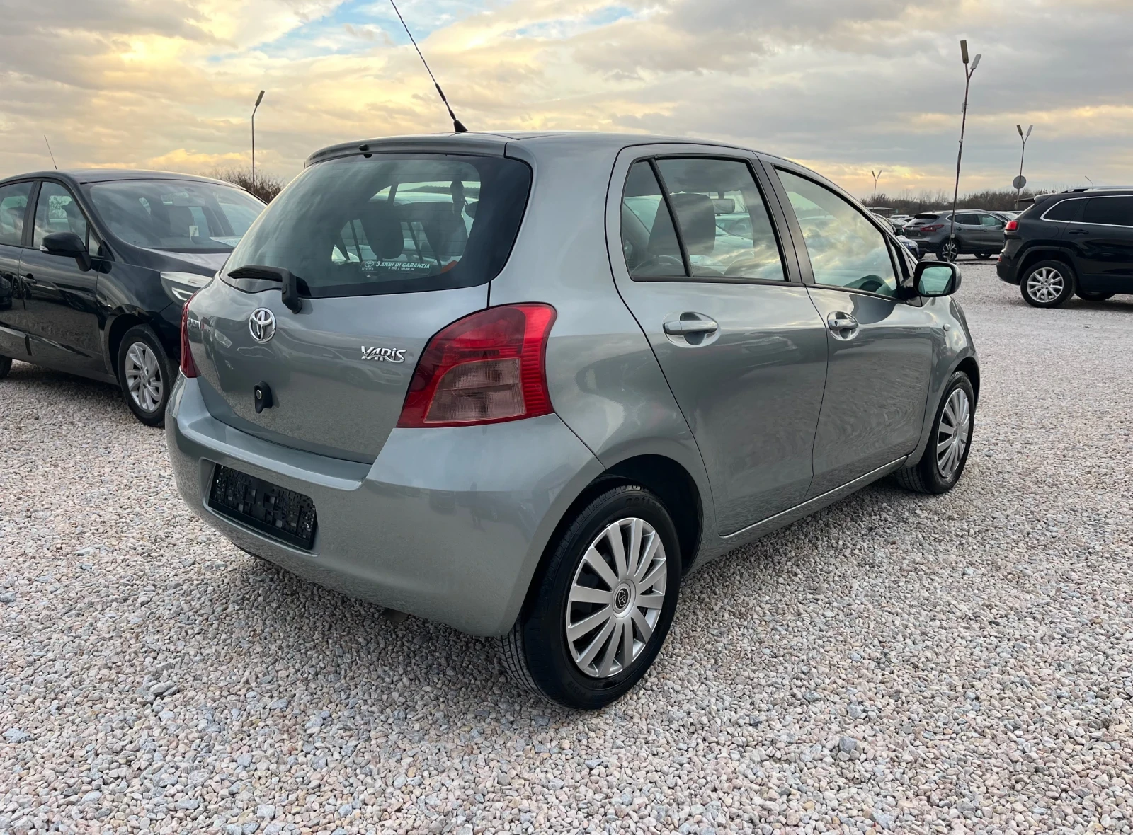 Toyota Yaris 1.3i* 87k.с*  - изображение 3