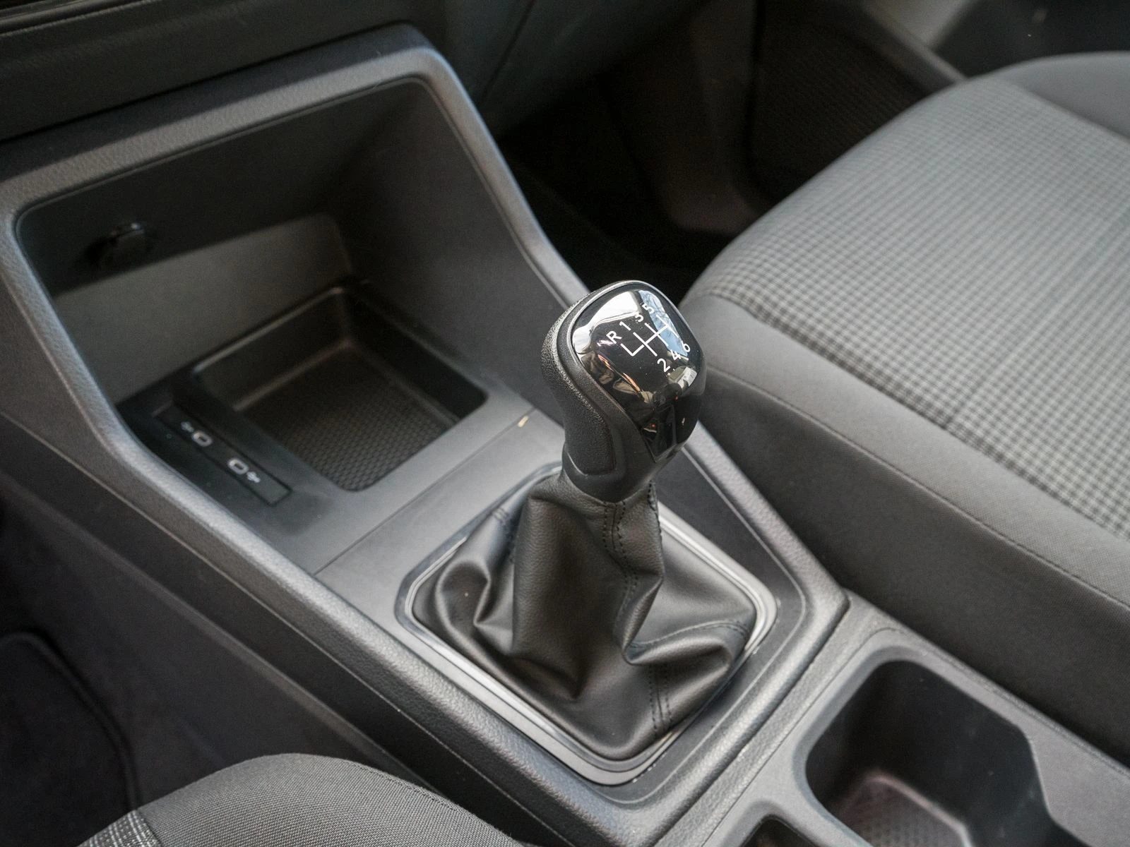 VW Caddy 2.0 TDI Cargo Maxi * Klima * NAVI * Unirent *  | Mobile.bg � ����������� 12