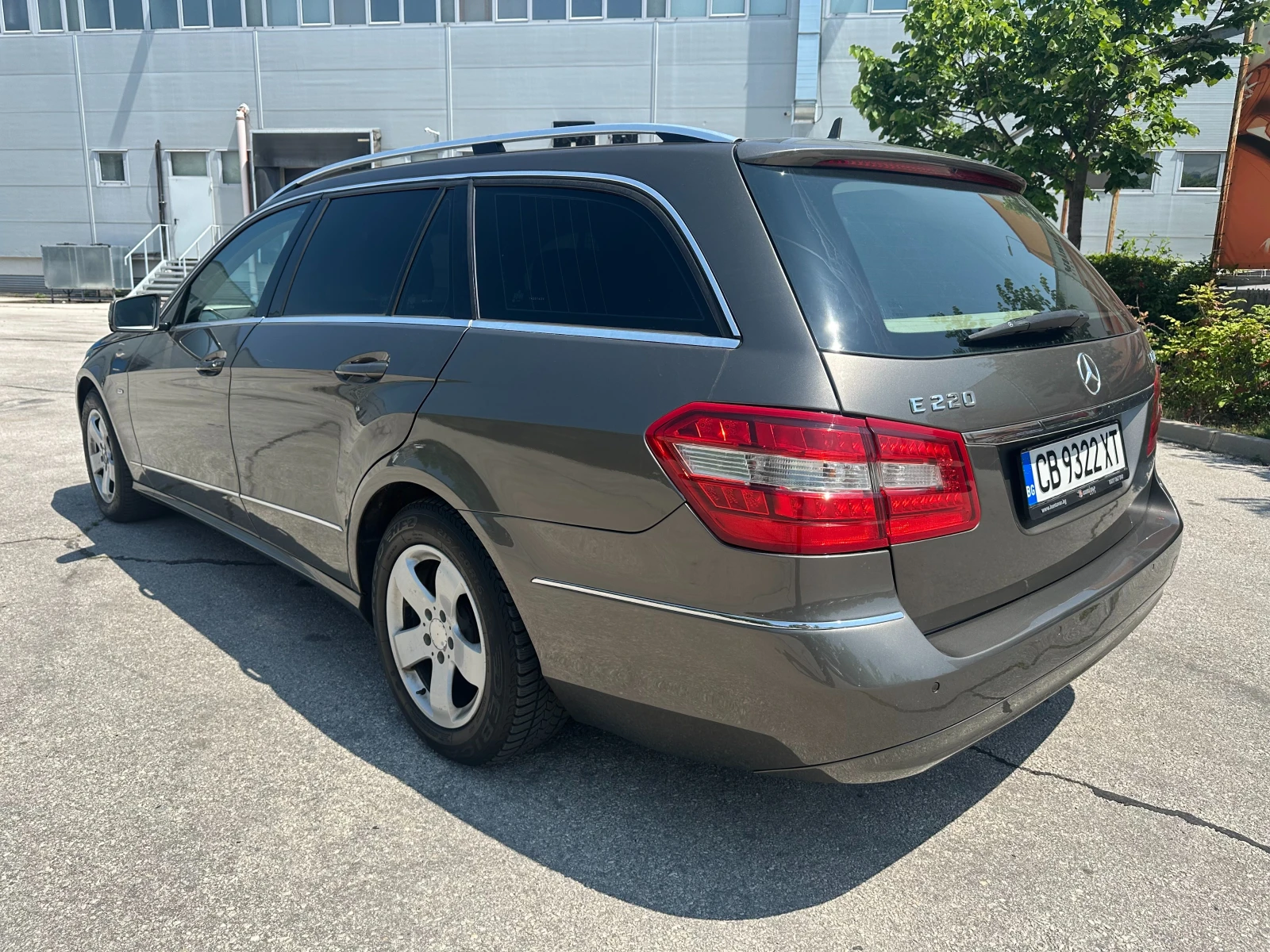 Mercedes-Benz E 220 2.2d 170 к.с - изображение 3